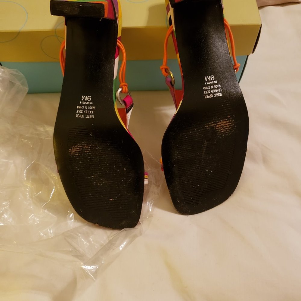 Follow the Rainbow Sandals Sz 9 - Picture 6 of 7